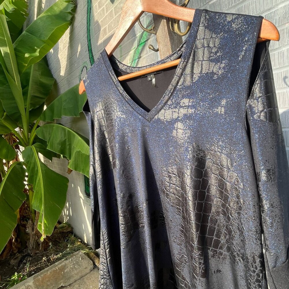Women's Lior Paris Small V-neck Cold-Shoulder Blue/Black Snakeskin Flowy Tunic - Picture 14 of 16